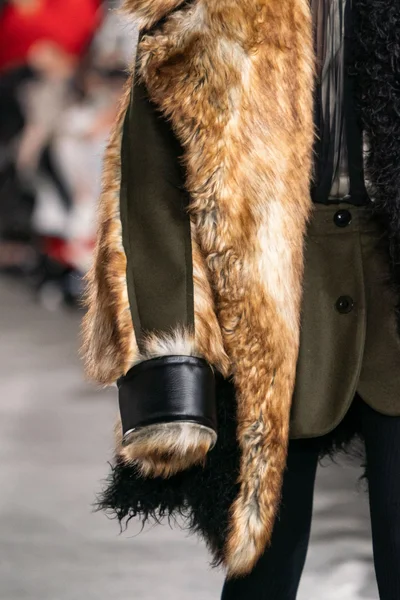 Look 75